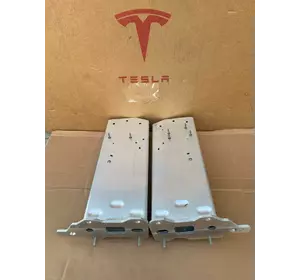 Подовжувач лонджерона правий/лівий Tesla Model X 2021+ 1624202-00-D